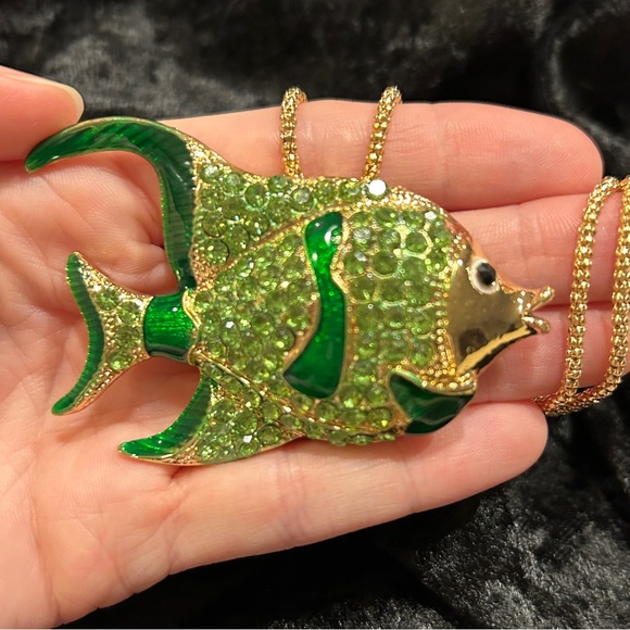 Betsey Johnson Tropical Fish Rhinestone Pendant Necklace 🐠 - Picture 3 of 4